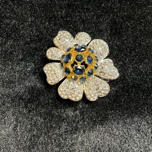 Banana Republic flower pin